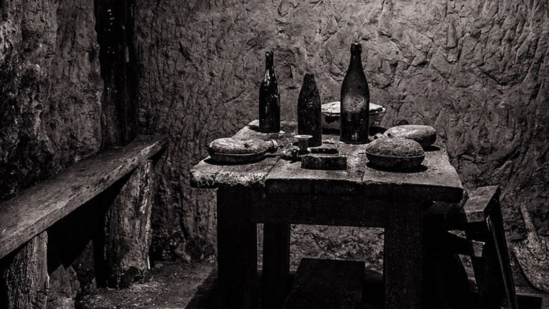 Fotografias revelam amargo cotidiano de refugiados em túneis da Primeira Guerra Mundial - 1