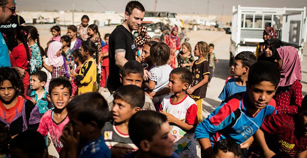 Ewan McGregor visitó a refugiados iraquíes y rompió en llanto - 2