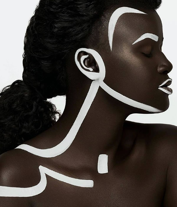 La “Diosa de la Melanina” causa sensación en las redes sociales por su color de piel - 2
