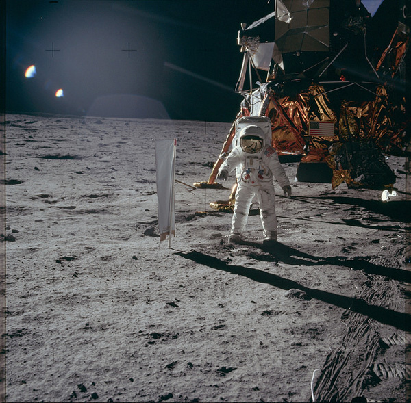 La NASA desclasifica imágenes inéditas de todos los viajes a la Luna  - 5