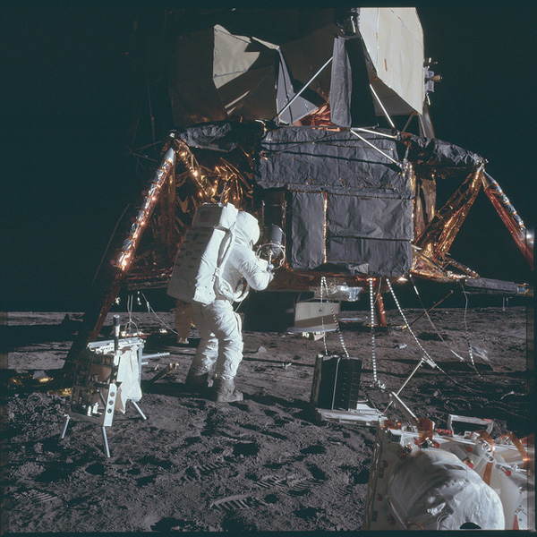 La NASA desclasifica imágenes inéditas de todos los viajes a la Luna  - 9
