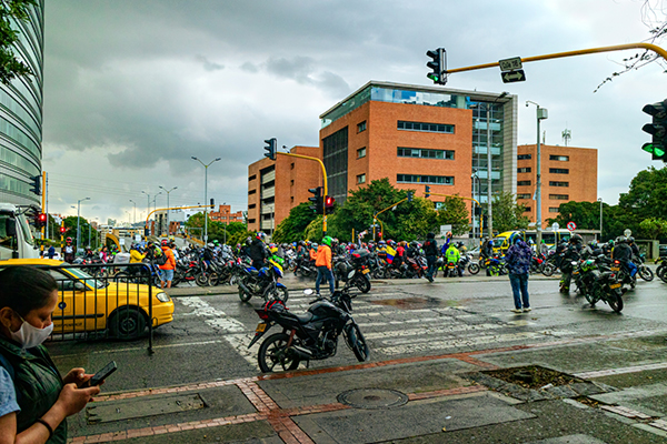 La campaña para concientizar a los motociclistas de Bogotá  - 1