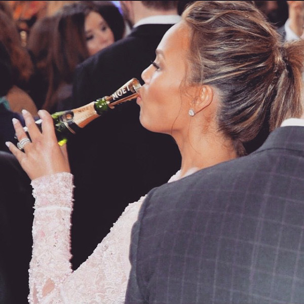 Chrissy Teigen fala sobre sua luta contra o alcoolismo - 1