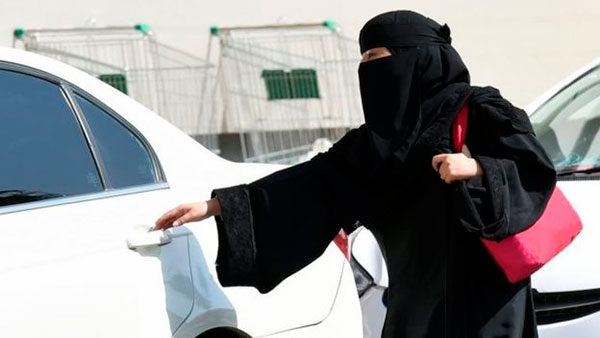 DESPUÉS DE DECLARACIÓN ABSURDA DE  UN CLÉRIGO, REY SAUDITA AUTORIZA MUJERES A DIRIGIR - 2