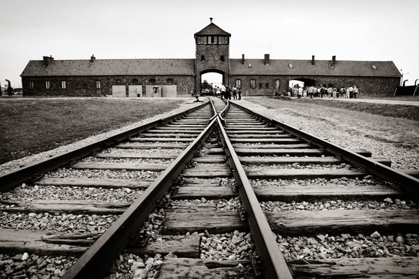 ¿Por qué los aliados no bombardearon Auschwitz? - 1