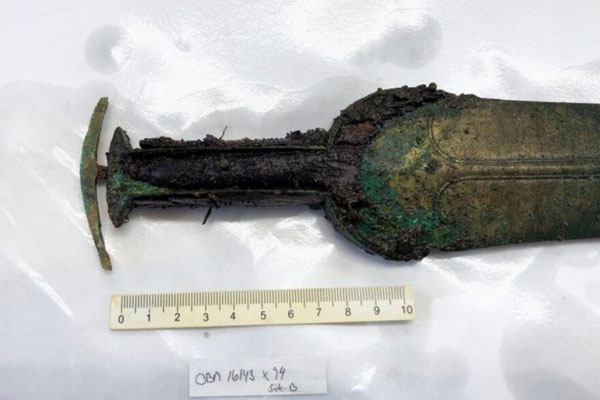 Hallan espada de 3 mil años de antigüedad - 3