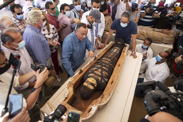 Histórica presentación en Egipto: 59 sarcófagos de 2600 años de antigüedad con momias intactas - 3