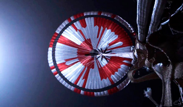 Descubren un mensaje oculto en el paracaídas del Perseverance - 1