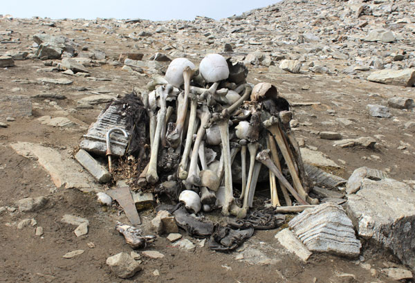 El 'lago de los esqueletos': un misterio entre las montañas del Himalaya - 1